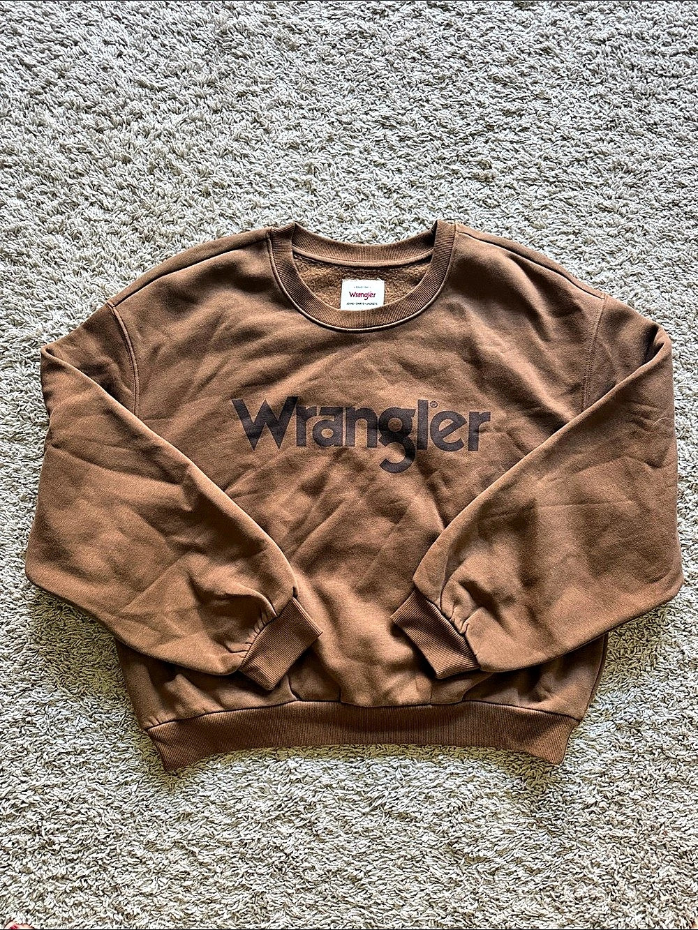 Wrangler Women's Oversized Graphic Fleece Crewneck Sweatshirt Brown Medium